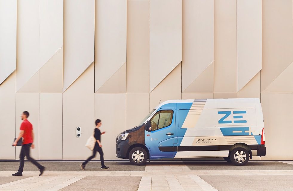 Renault Trucks broadens its all-electric range