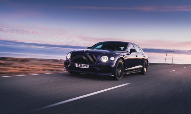 Flying Spur Hybrid crosses Iceland on renewable energy