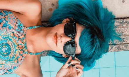 Three Reasons Self-Tanning Beats Sunbathing or Using Sunbeds