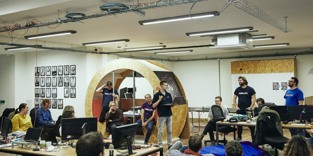 Aspiring Welsh entrepreneurs urged to apply for ground-breaking start-up accelerator programme