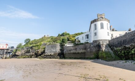Stay in the Pembrokeshire spots starring in the BBC’s All At Sea Series with specialist Coastal Cottages