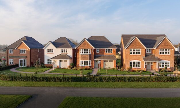 HOMEBUILDER TEAMS UP WITH AGENT TO HELP SELLERS MOVE TO A NEW HOME NEAR WREXHAM BEFORE CHRISTMAS