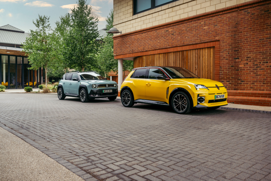 Renault showcases award-winning electric icons at Everything Electric, Farnborough, 11-12 October