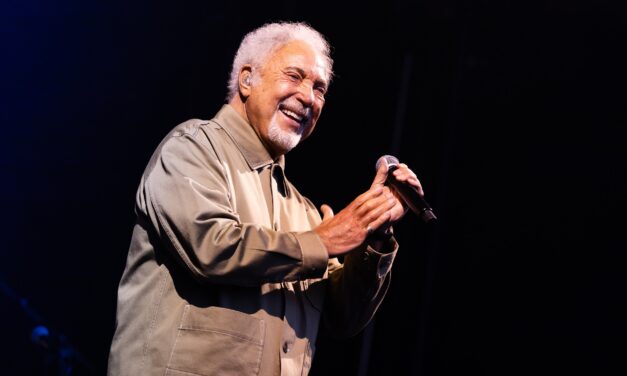 TOM JONES ANNOUNCES RETURN TO YORKSHIRE WITH BRAND NEW TOUR