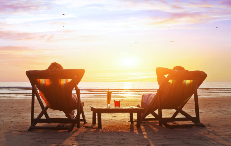ENGLAND TOPS THE LIST OF THE WORST 10 COUNTRIES FOR DIRTY BEACHES   ACCORDING TO FIRST HAND EXPERIENCE OF UK HOLIDAYMAKERS